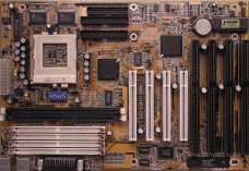 Motherboard Gigabyte GA 586ATX 7 habe keinen PC133 an den Start bekommen